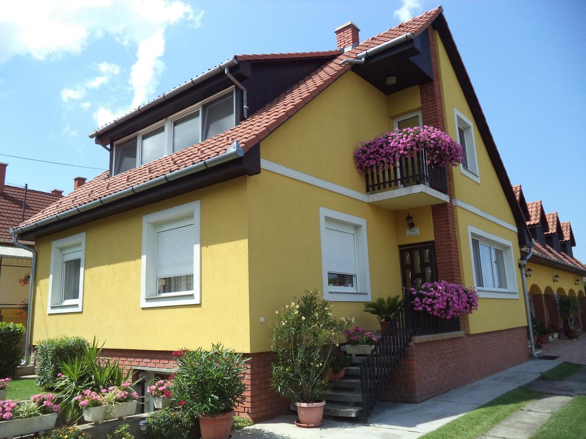 Hotel Holp Panzio Balatonföldvár Exteriér fotografie